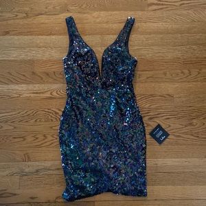 *NEVER WORN* Lulu’s multi-sequin party/cocktail mini dress
